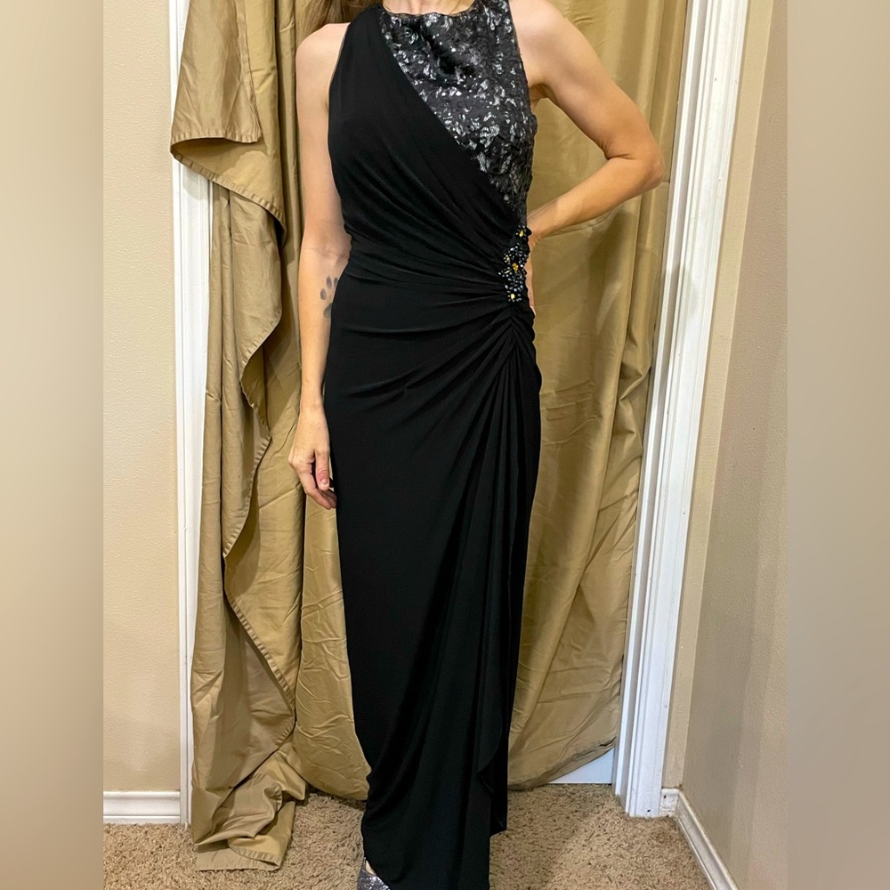 BEAUTIFUL Ignite evening gown. ONLY WORN ONCE! Women’s size 8.